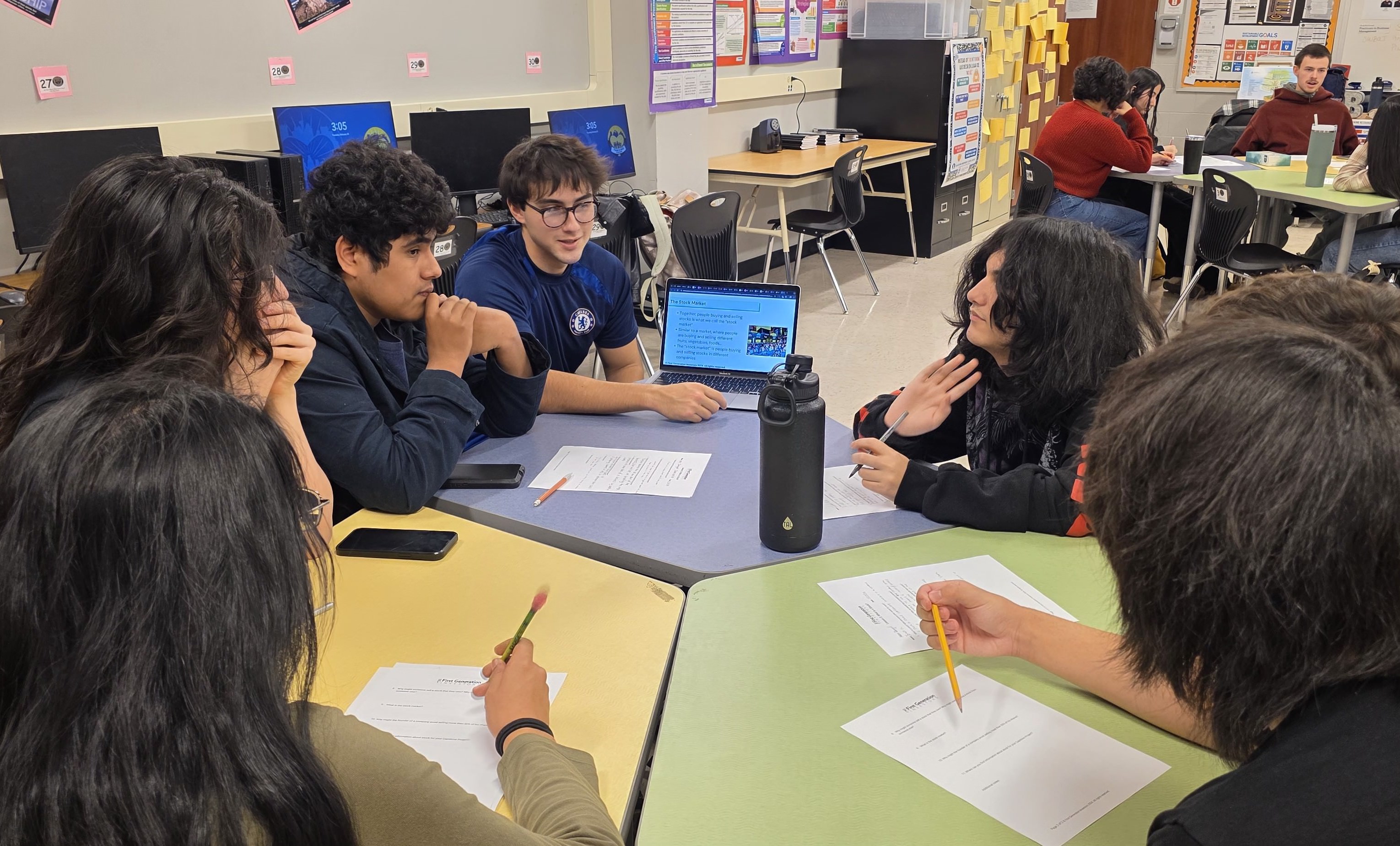 Mentor teaches Edison students about investements