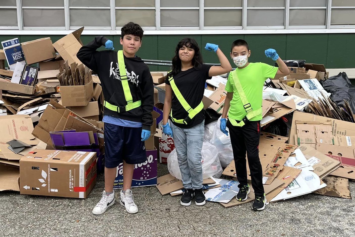 Huppertz students with cardboard boxes