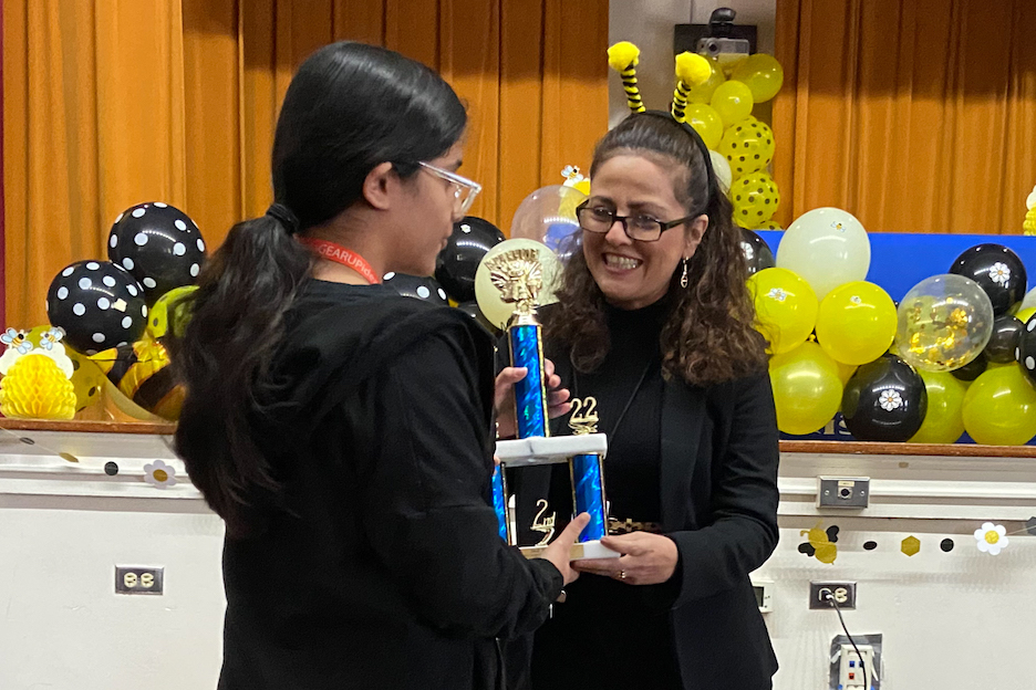 Spanish Spelling Bee Elementary Trophy